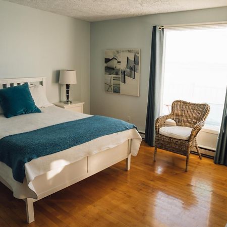 Auberge Sur Mer Notre Dame Du Portage Bagian luar foto