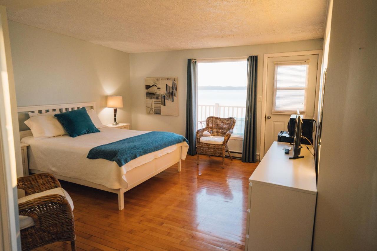 Auberge Sur Mer Notre Dame Du Portage Bagian luar foto