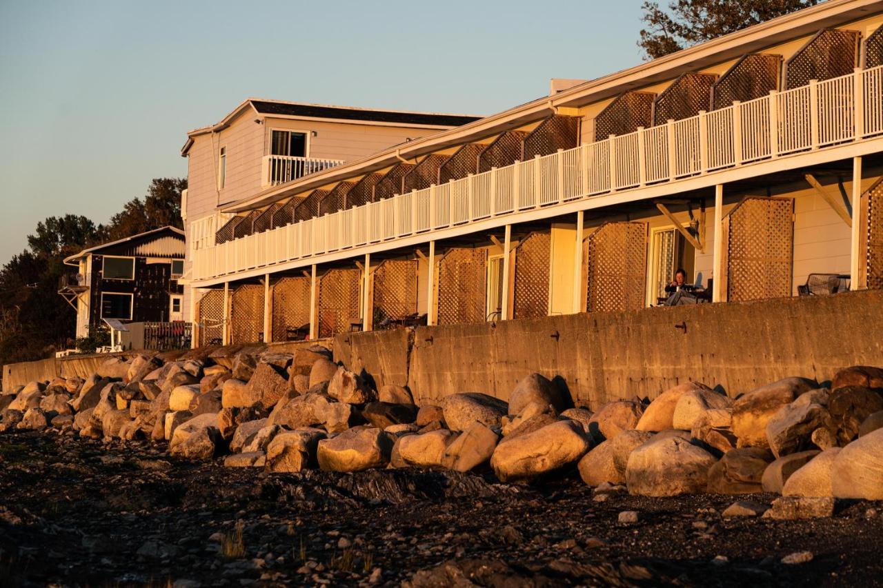 Auberge Sur Mer Notre Dame Du Portage Bagian luar foto