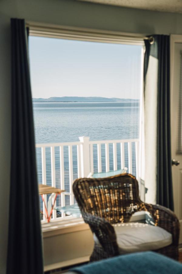 Auberge Sur Mer Notre Dame Du Portage Bagian luar foto