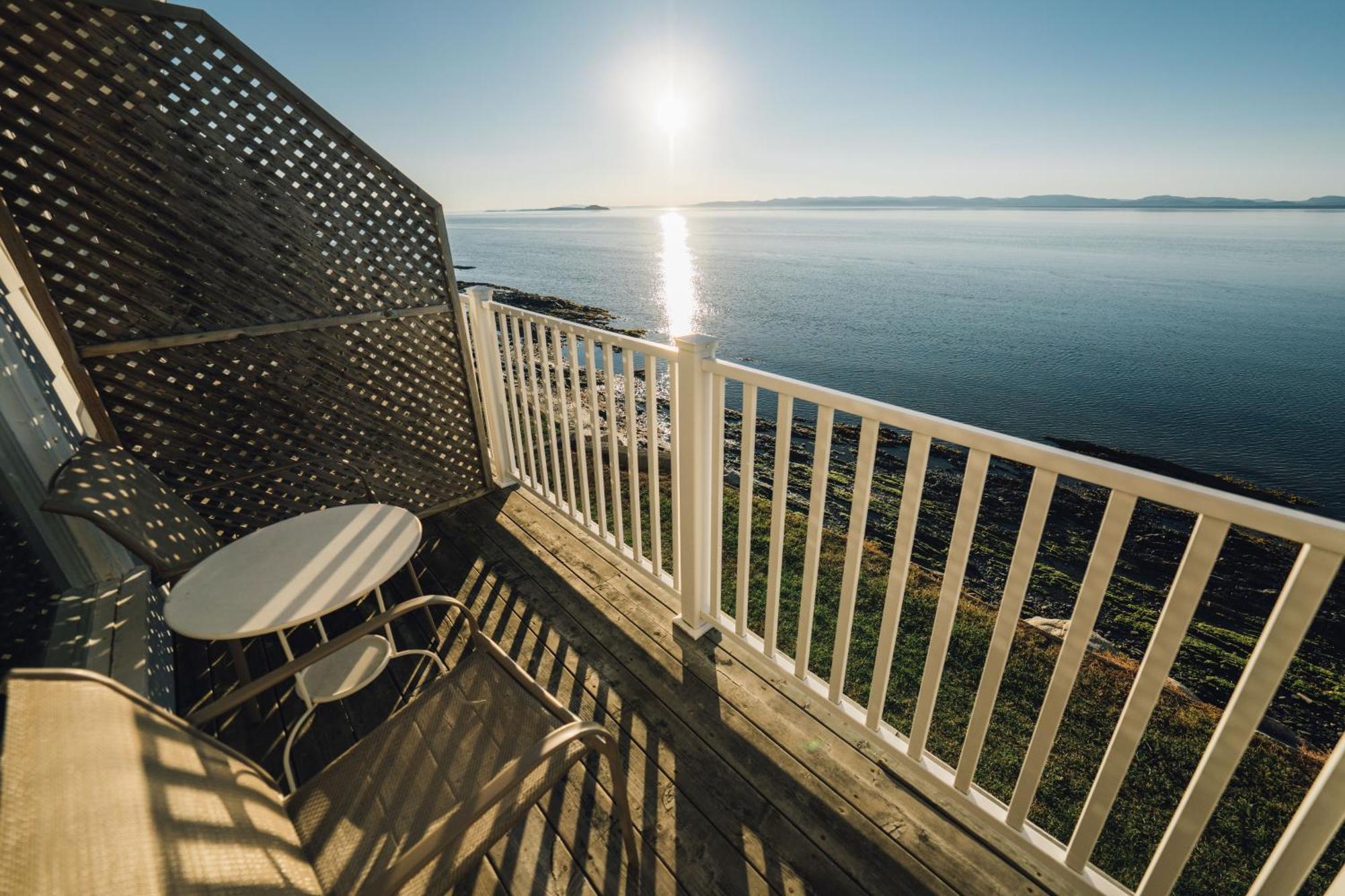 Auberge Sur Mer Notre Dame Du Portage Bagian luar foto