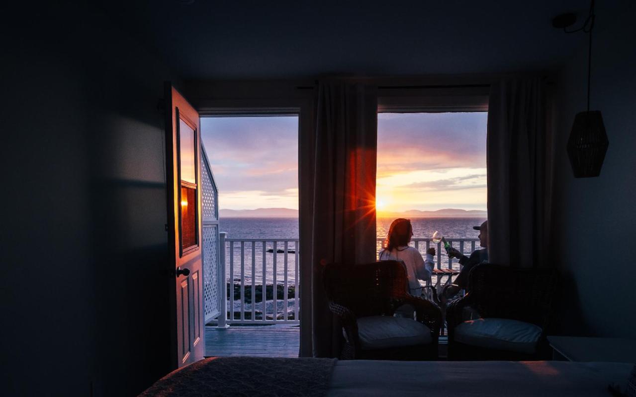 Auberge Sur Mer Notre Dame Du Portage Bagian luar foto